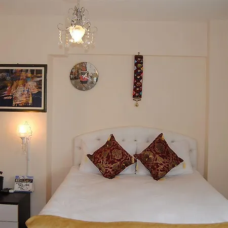 Falcon Apartment *