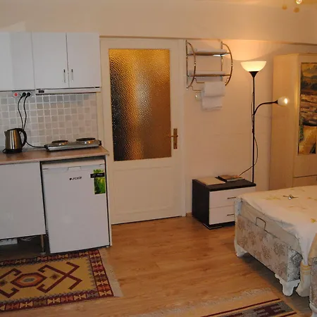 Falcon Apartment